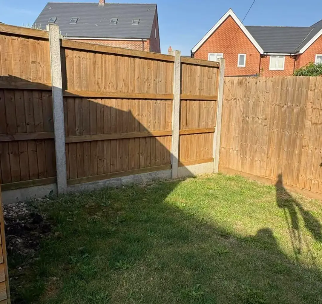 New closeboard timber fencing with concrete posts and gravel boards